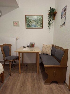 Interior - Neumis Ferienzimmer für 2 Gäste in Löbau, Stadtnah - Ruhig - Erholsam (Löbau)