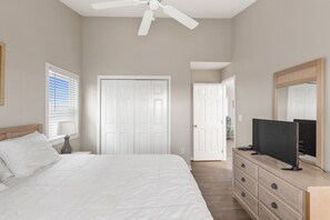 6 chambres, fer et planche à repasser, Wi-Fi gratuit, draps fournis