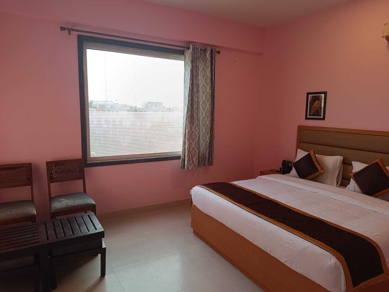 Deluxe Double Room | Soundproofing, free WiFi, bed sheets