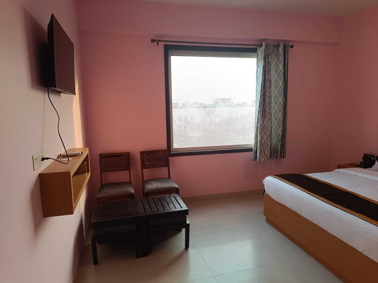 Deluxe Double Room | Soundproofing, free WiFi, bed sheets