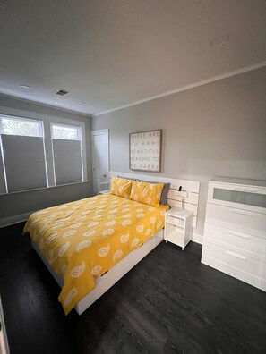 1 bedroom, iron/ironing board, WiFi, bed sheets - Bright and cozy place to stay

 (Livingston)