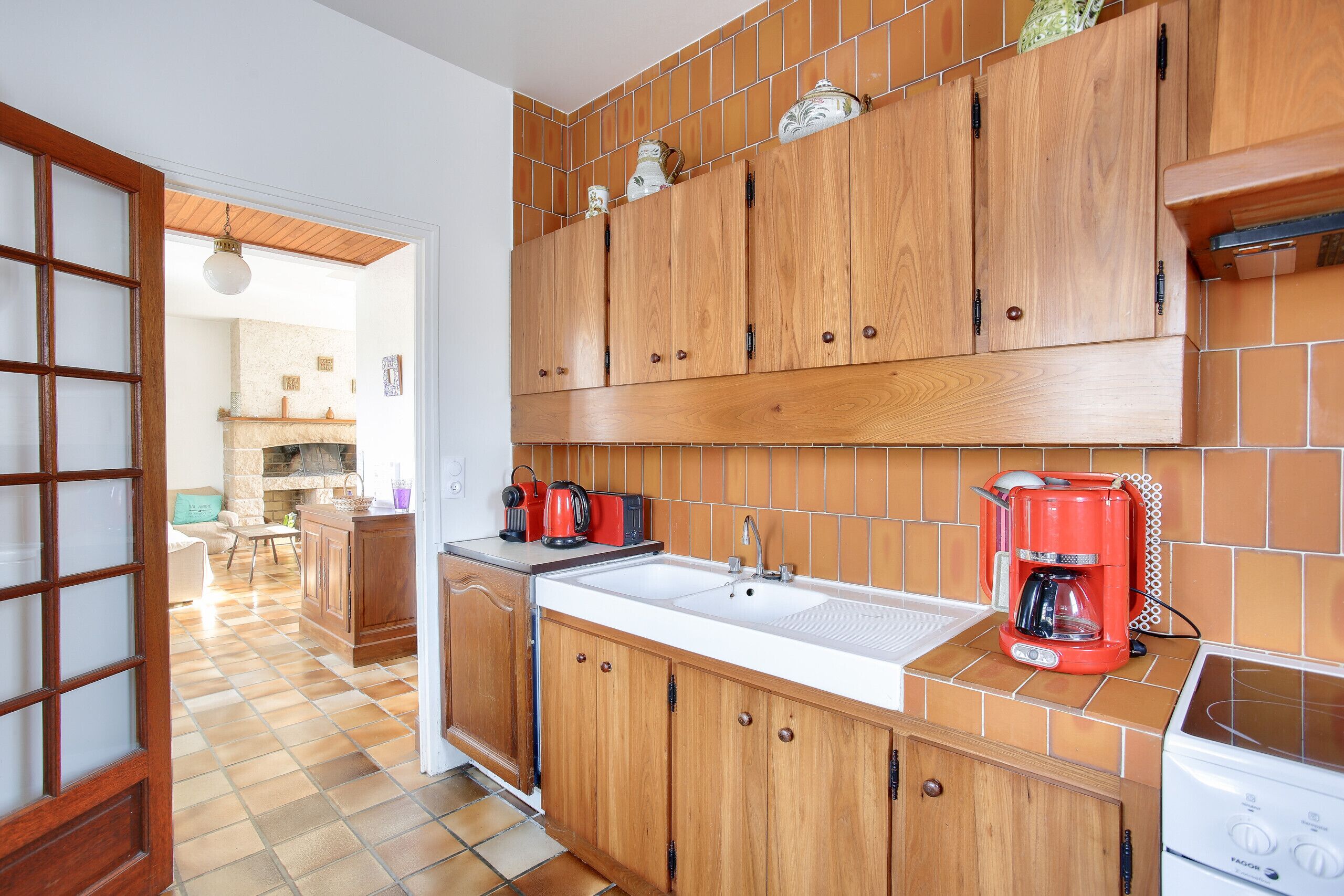 Réfrigérateur, micro-ondes, four, lave-vaisselle