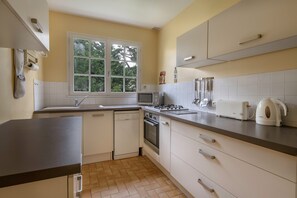 Réfrigérateur, micro-ondes, four, lave-vaisselle