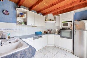 Réfrigérateur, micro-ondes, four, lave-vaisselle