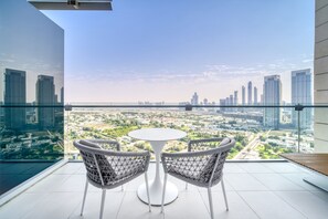 Apartment | 2 bedrooms - Prime Difc Duplex With Iconic Skyline Views (Dubai)