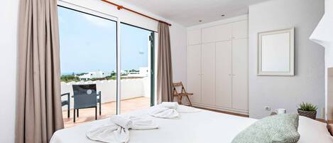 5 slaapkamers, een strijkplank/strijkijzer, wifi, beddengoed