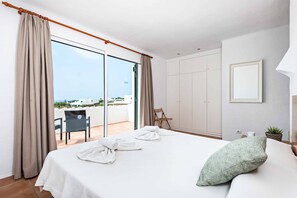 6 bedrooms, iron/ironing board, WiFi, bed sheets - Bini Rosa - Five Bedroom Villa, Sleeps 10 (Binibeca)