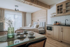 Standard-Studiosuite, 1 Schlafzimmer, Kochnische, Bergseite (11) | Eigene Kochnische