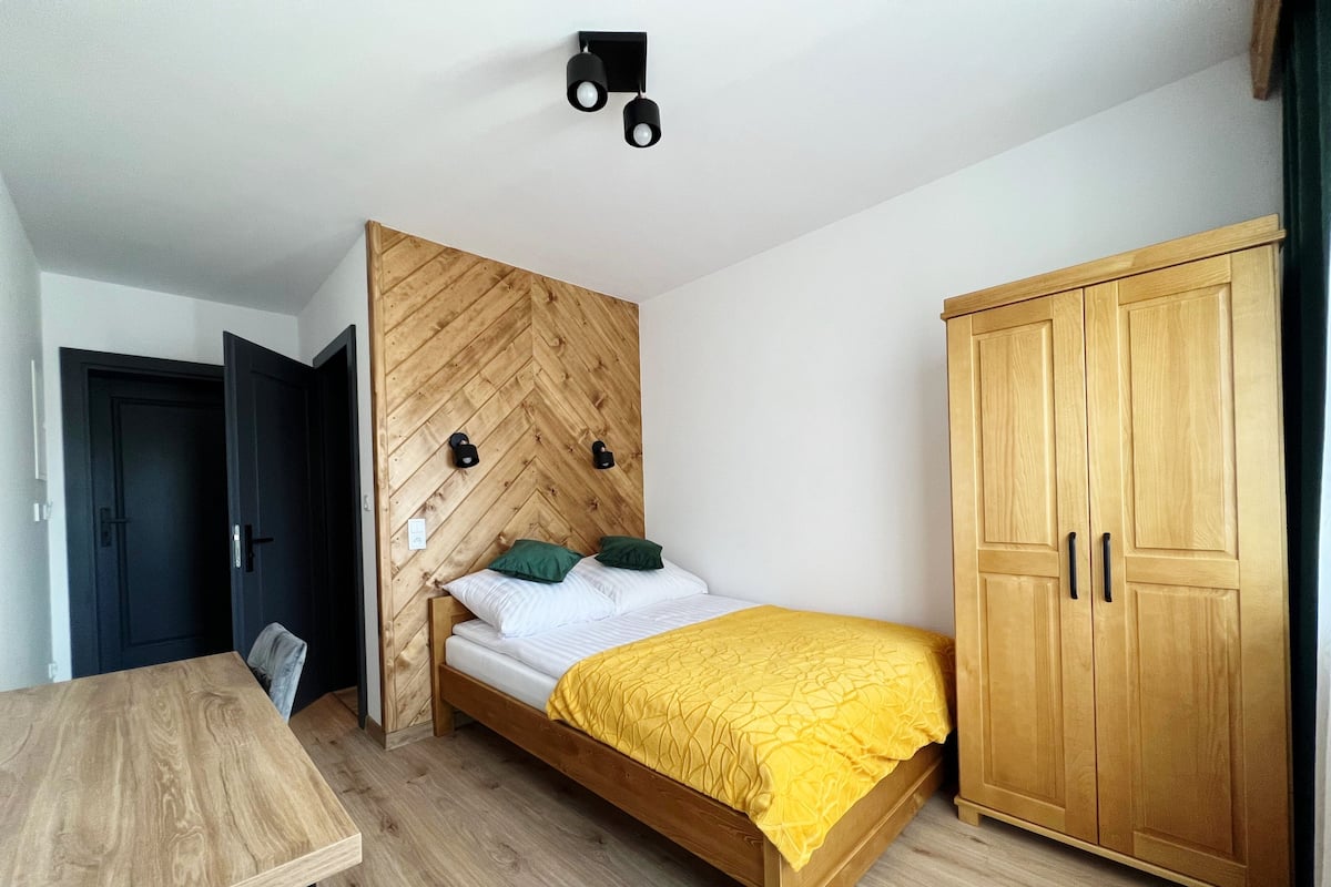 Standard Room, 1 Double Bed, Balcony, Mountainside (4) | Laptop workspace, free WiFi, individually decorated