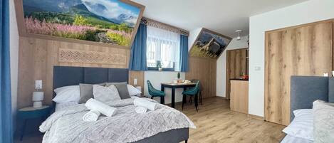 Standard Studio Suite, 1 Bedroom, Kitchenette, Mountainside (5)