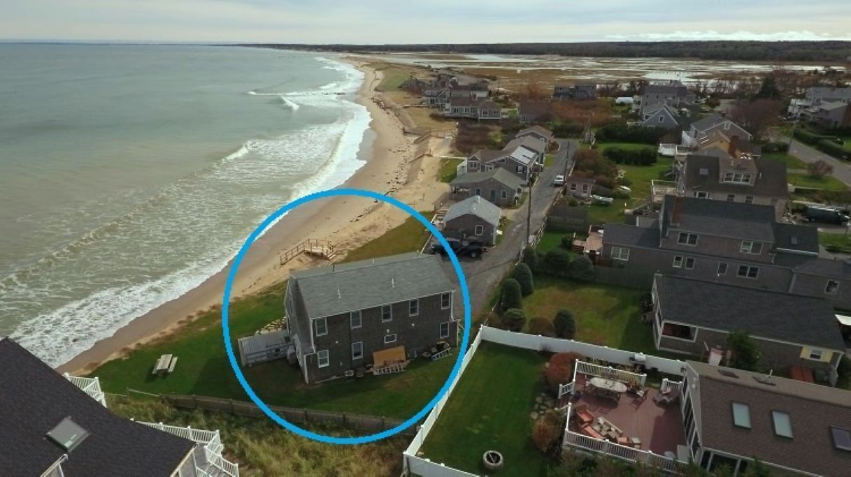 1 White Cap- Waterfront Oasis: Charming condo w. stunning views, & beach access