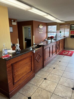 Reception - Red Carpet Inn (Dumfries)
