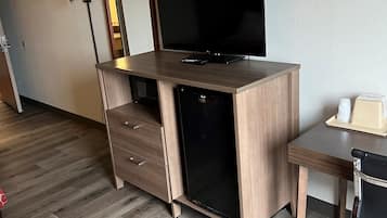 Desk, iron/ironing board, free WiFi, bed sheets