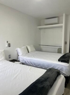 2 slaapkamers, een strijkplank/strijkijzer, gratis wifi, beddengoed