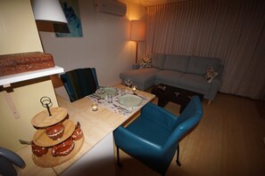 Smart TV, books - Studio Marretoer in the middle of the lake area; lockable shed for bicycles (Uitwellingerga)