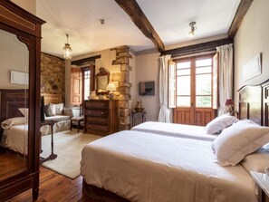 Chambre Standard double | Accès au Wi-Fi (inclus), literie fournie