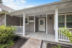 Exterior - 3-Bedroom Chalet with Arcade and Pool Table (PIGEON FORGE)