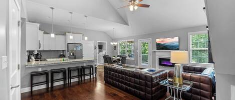 Smart-TV, Kamin, Videospiele