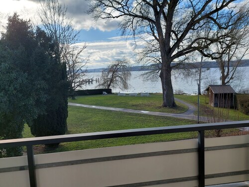 2-room vacation apartment directly on Lake Constance with bathing area