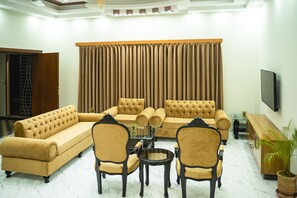 Interior - COMFORT HOME SUNDAY EVERY DAY  (Gujrat)