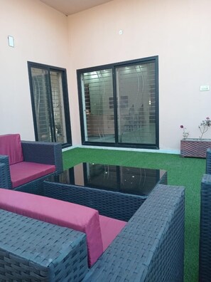 Terrace/patio - COMFORT HOME SUNDAY EVERY DAY  (Gujrat)