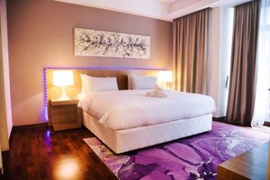 1 soverom, skrivebord og internettilgang