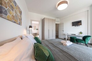 4 slaapkamers, een strijkplank/strijkijzer, wifi, beddengoed