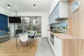 Fridge, oven, stovetop, dishwasher - Apartment in Pobierowo near Baltic Sea Beach (Pobierowo)