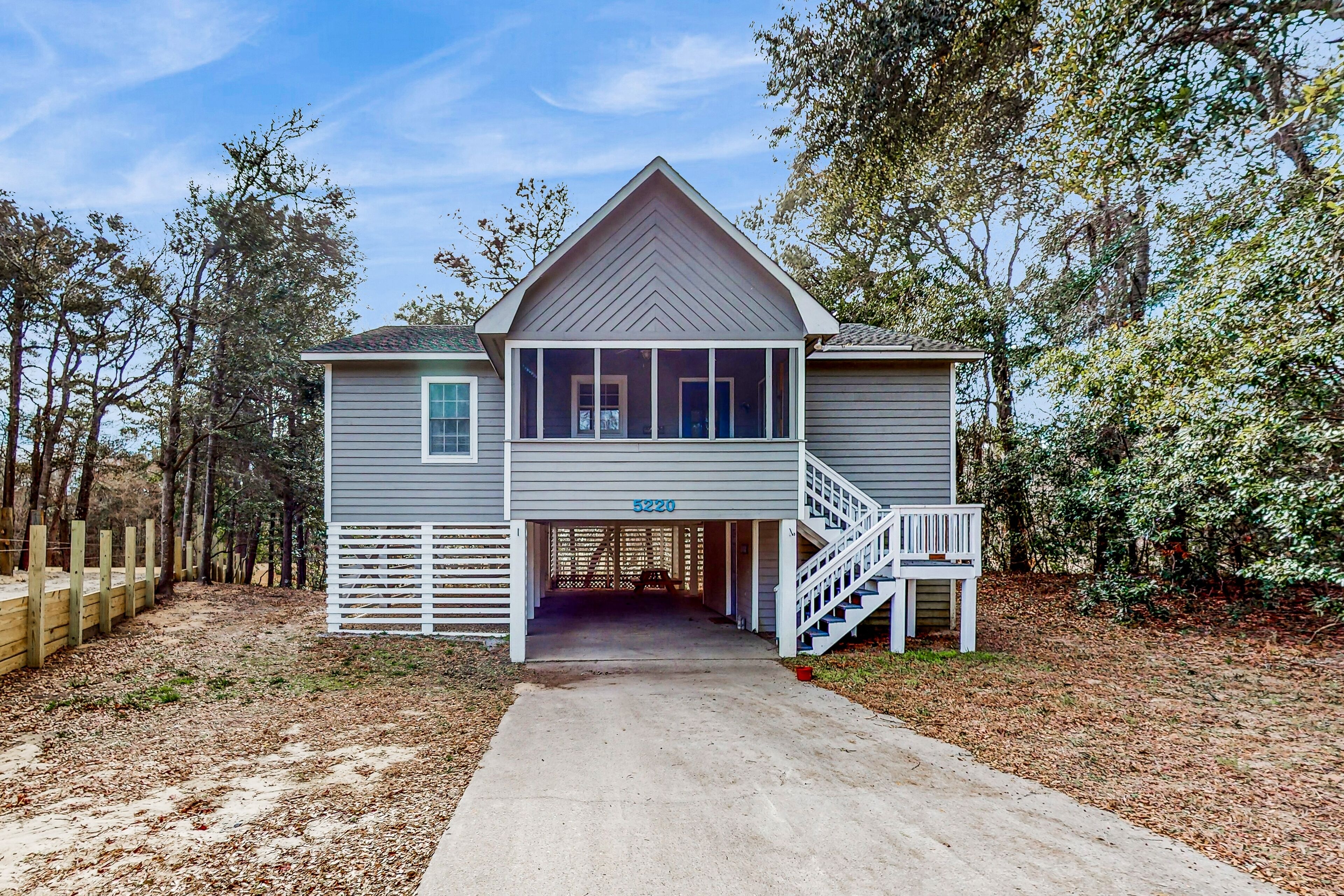 Snowbird-friendly coastal retreat with spacious patio & hammock - near golf