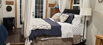 Beautiful finished living quarters, Horses, nature and adventure awaits!
