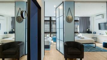 2 quartos, ferros/tábuas de passar roupa, acesso à internet