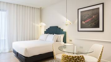 Soundproofing, free WiFi, bed sheets