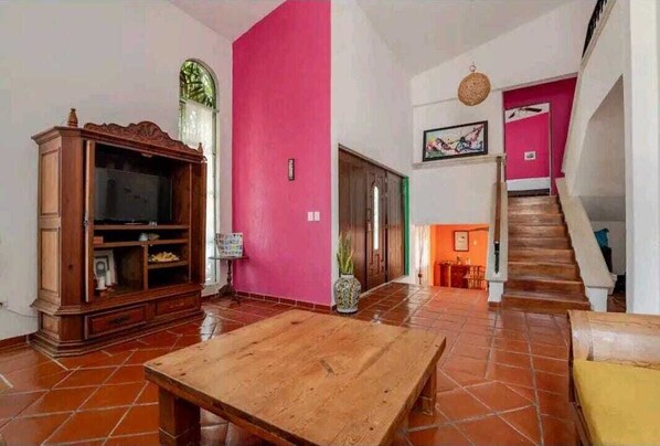 المنشأة من الداخل