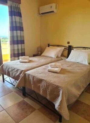 4 bedrooms, WiFi, bed sheets