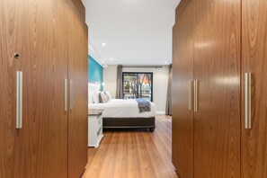 2 habitaciones, tabla de planchar con plancha y wifi gratis 