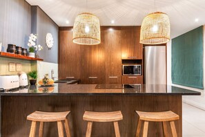 Frigorifero, microonde, forno, tostapane