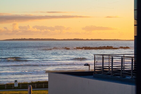 Beach - Eden On The Bay 117 - One Bedroom Apartment, Sleeps 2 (Cape Town)