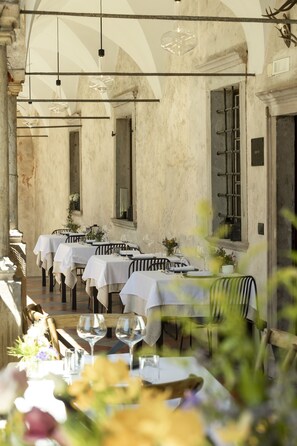 Restaurant - Schloss Freudenstein (Appiano Sulla Strada del Vino)