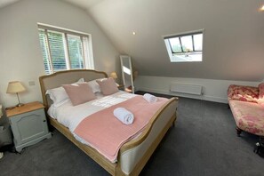 3 bedrooms, bed sheets - Newly renovated cottage between Bath and Bristol (Chelwood)