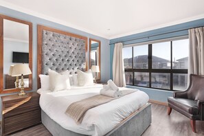 3 quartos, Wi-Fi de cortesia, roupa de cama