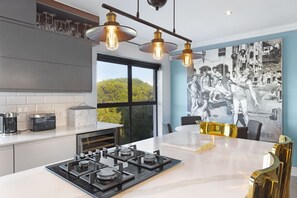 Refrigerador, microondas, horno y tostadora 