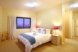 3 bedrooms, free WiFi, bed sheets