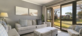 Laguna Beach B8 - Three Bedroom Apartment, Sleeps 6