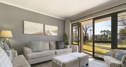 Laguna Beach B8 - Three Bedroom Apartment, Sleeps 6