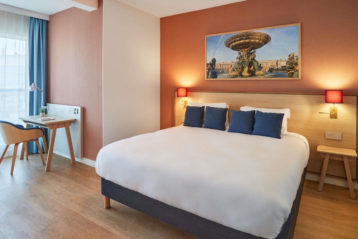 Ropa de cama de alta calidad y camas con pillow-top