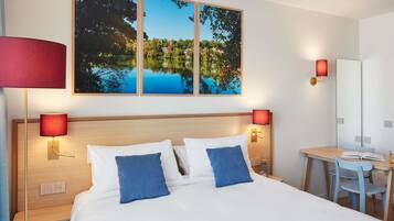 Superior Studio | Premium bedding, pillow-top beds, in-room safe, laptop workspace