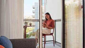 Superior Apartment, 1 Double Bed with Sofa bed, Balcony | Premium bedding, pillowtop beds, in-room safe, laptop workspace