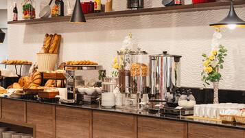 Petit déjeuner continental servi tous les jours en supplément