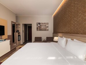 Classic Room, 1 Double Bed | In-room safe, soundproofing, free WiFi, bed sheets