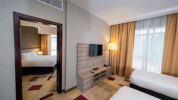 Habitación clásica, varias camas | Caja de seguridad en la habitación, insonorización y wifi gratis